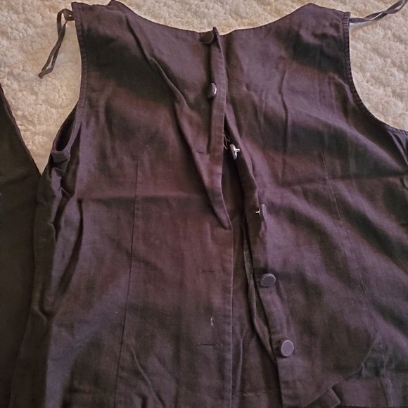 2 piece Capri Pant Linen outfit. - Picture 4 of 4